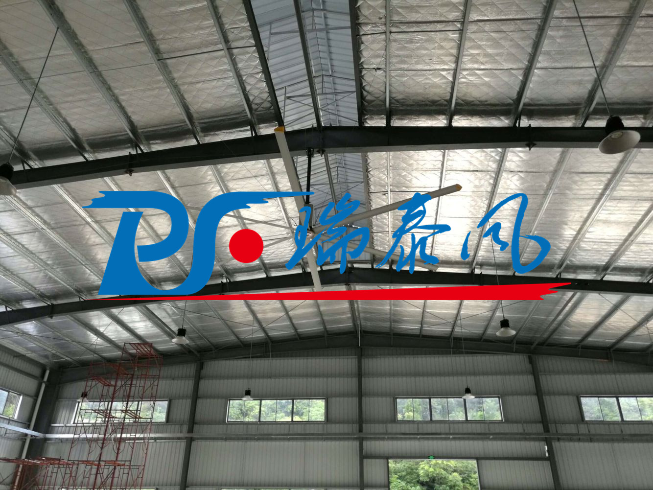 瑞泰風(fēng)工業(yè)大風(fēng)扇、瑞泰風(fēng)工業(yè)大風(fēng)扇、鋼結(jié)構(gòu)廠房通風(fēng)降溫方案、廠房車間通風(fēng)降溫方案、大型工業(yè)風(fēng)扇、物流倉儲(chǔ)大風(fēng)扇、大吊扇、工業(yè)風(fēng)扇、廠房車間降溫設(shè)備、廠房車間通風(fēng)設(shè)備、車間溫控設(shè)備、工業(yè)大吊扇、工業(yè)大風(fēng)扇、工業(yè)節(jié)能風(fēng)扇、湖北瑞兆偉業(yè)通風(fēng)降溫科技有限公司