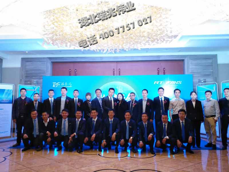 鋼結(jié)構(gòu)廠房通風(fēng)降溫方案、廠房車間通風(fēng)降溫方案、大型工業(yè)風(fēng)扇、物流倉(cāng)儲(chǔ)大風(fēng)扇、大吊扇、工業(yè)風(fēng)扇、廠房車間降溫設(shè)備、廠房車間通風(fēng)設(shè)備、車間溫控設(shè)備、工業(yè)大吊扇、工業(yè)大風(fēng)扇、工業(yè)節(jié)能風(fēng)扇、湖北瑞兆偉業(yè)通風(fēng)降溫科技有限公司