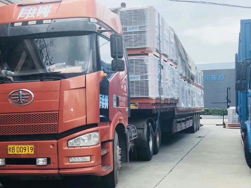 鋼結構廠房通風降溫方案、廠房車間通風降溫方案、大型工業(yè)風扇、物流倉儲大風扇、大吊扇、工業(yè)風扇、廠房車間降溫設備、廠房車間通風設備、車間溫控設備、工業(yè)大吊扇、工業(yè)大風扇、工業(yè)節(jié)能風扇、湖北瑞兆偉業(yè)通風降溫科技有限公司