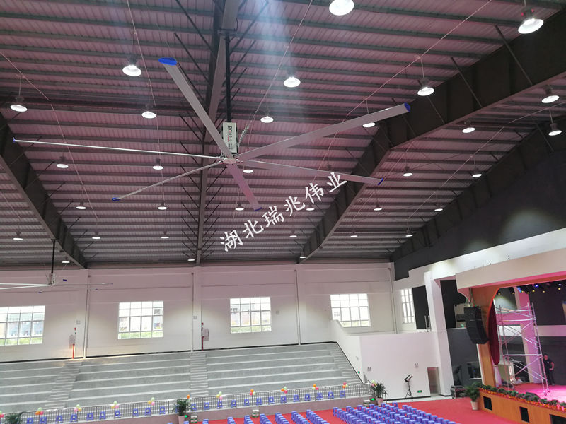 鋼結(jié)構(gòu)廠房通風(fēng)降溫方案、廠房車間通風(fēng)降溫方案、大型工業(yè)風(fēng)扇、物流倉儲大風(fēng)扇、大吊扇、工業(yè)風(fēng)扇、廠房車間降溫設(shè)備、廠房車間通風(fēng)設(shè)備、車間溫控設(shè)備、工業(yè)大吊扇、工業(yè)大風(fēng)扇、工業(yè)節(jié)能風(fēng)扇、湖北瑞兆偉業(yè)通風(fēng)降溫科技有限公司