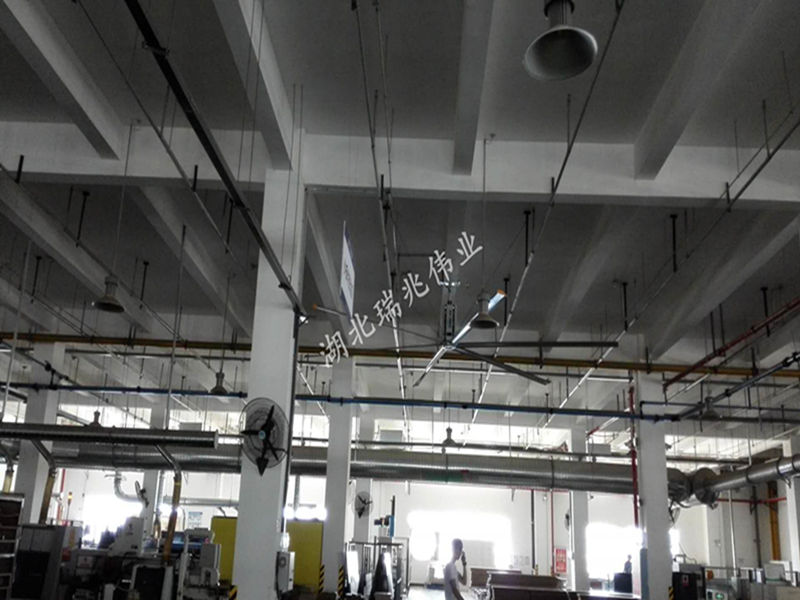 廠房車間通風(fēng)設(shè)備、車間溫控設(shè)備、工業(yè)大吊扇、工業(yè)大風(fēng)扇、工業(yè)節(jié)能風(fēng)扇