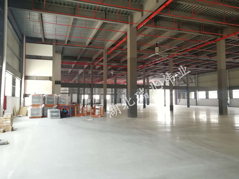 工業(yè)大風(fēng)扇、工業(yè)大吊扇、工業(yè)節(jié)能風(fēng)扇、廠房車間通風(fēng)降溫方案