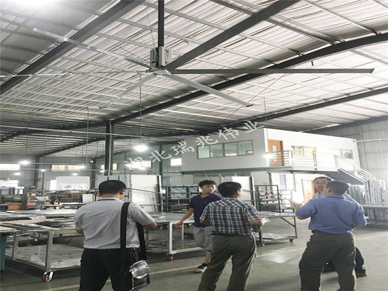 廠房車間通風(fēng)降溫方案、工業(yè)大吊扇、工業(yè)大風(fēng)扇、工業(yè)節(jié)能風(fēng)扇
