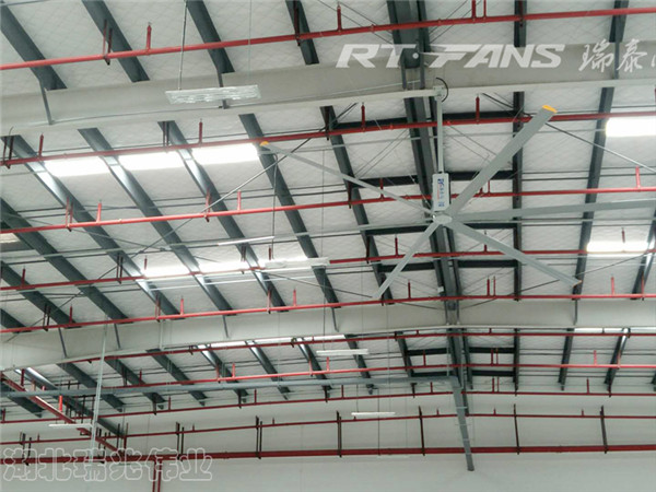 瑞泰風扇機組合,扇機組合,高大型廠房車間,通風降溫設(shè)備,大型工業(yè)風扇，瑞泰風工業(yè)大風扇