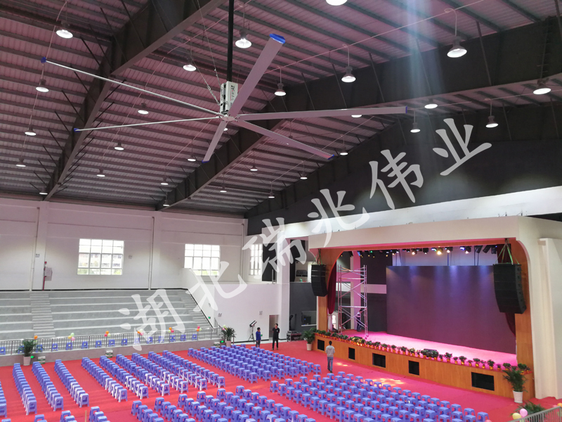 屋頂承受得住工業(yè)大風(fēng)扇的重量和震動嗎？