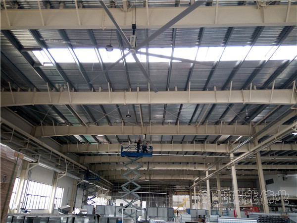 1000m2大型廠房降溫通風(fēng)，推薦采用瑞泰風(fēng)扇機(jī)組合