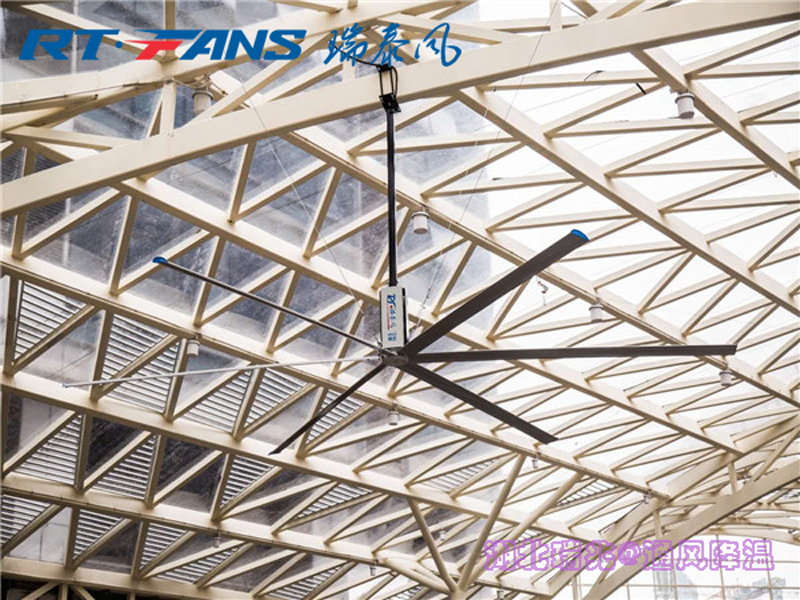 廠房高溫悶熱，粉塵多就讓工業(yè)大風(fēng)扇帶你呼吸新鮮空調(diào)，如沐春風(fēng)